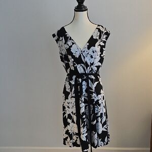 Chic Black and White Floral Mini Dress